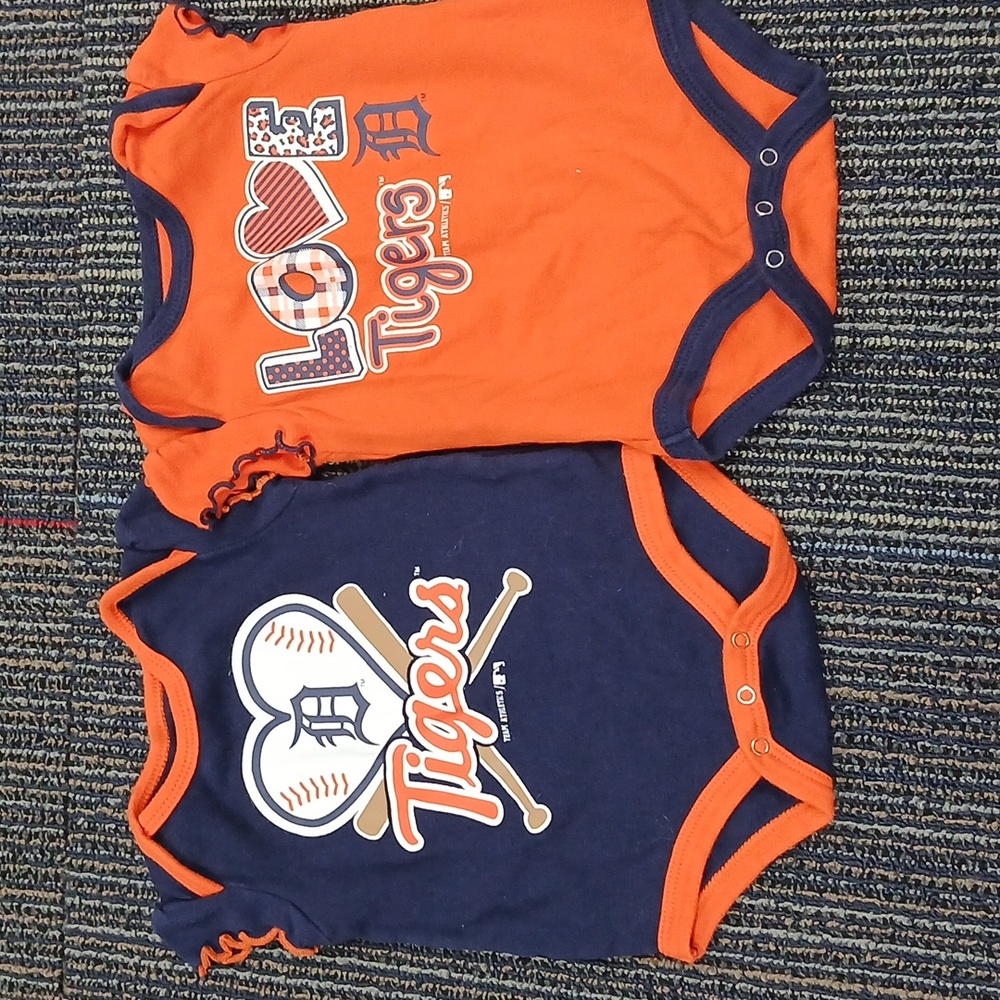 Genuine Merchandise Detroit Tigers Set Onesie Bodysuits  0-3 Months